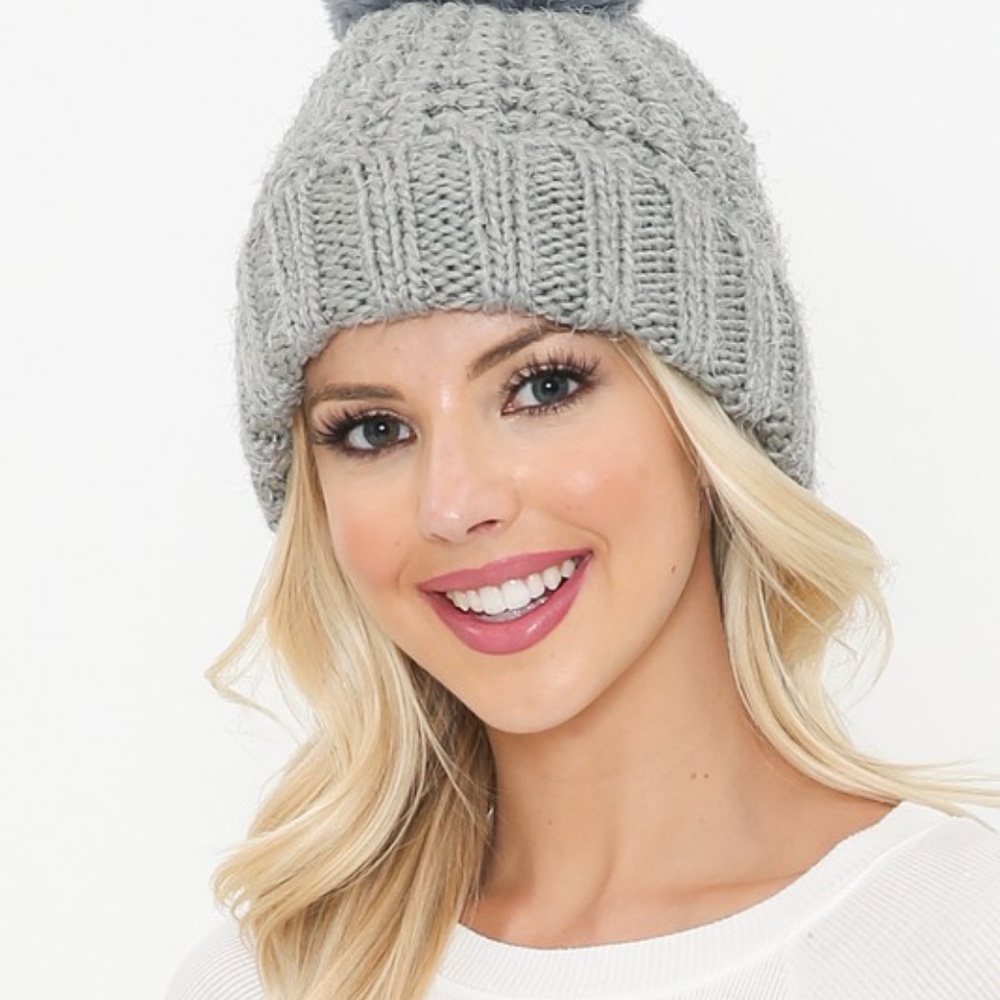 Cable Knit Beanie - Grey